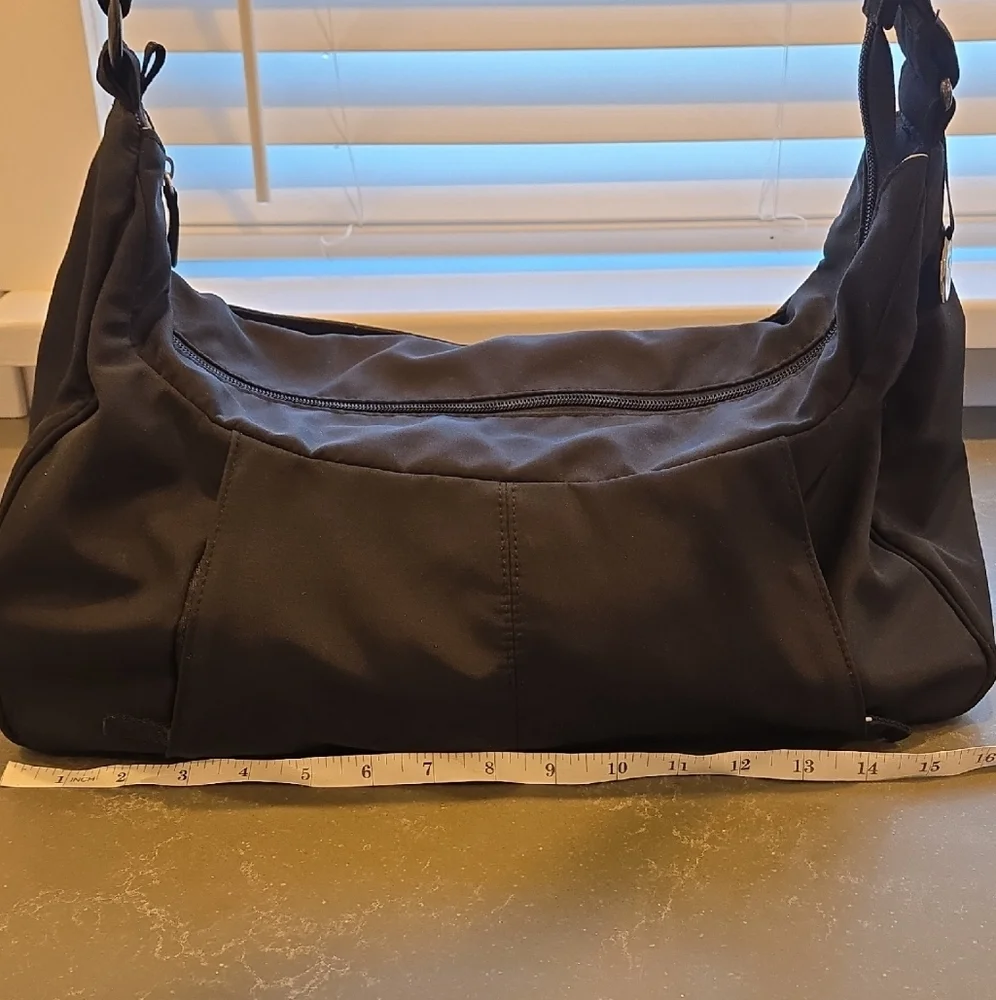Medela Breast Pump And Storage Cooler Bag